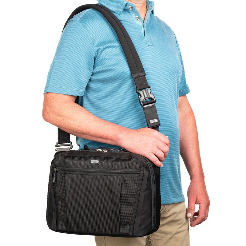 20_0006_PressPass-20-Shoulder-Bag