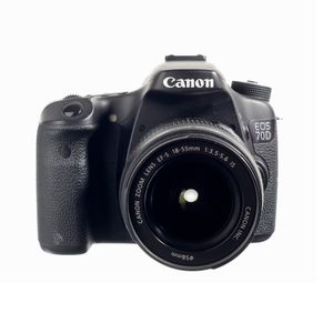 Canon 70D + Canon 18-55mm F3.5-5.6 IS SH-1028126