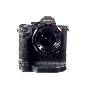 Sony A7R II + Grip + 28-70mm F/3.5-5.6 SH-1030482