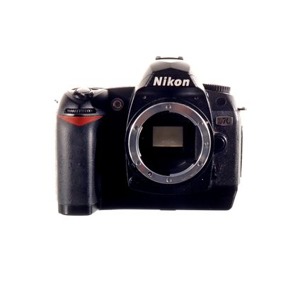Nikon D70 SH-1031232