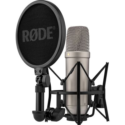 [Pachet] Rode NT1 Microfon Condenser Studio 5th Generation Argintiu + Rode DS1 Stativ de Masa pentru Microfon + Rode NTH-50 Casti Profesionale On-Ear
