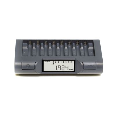 [Pachet] Maha Powerex MH-C940 Incarcator si Analizor  pentru 8 Acumulatori AA/AAA NiMH + Set 8 Acumulatori R6 2700mAh PRO 2  + cutie plastic