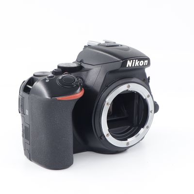 Nikon D5600 Body SH-1034060