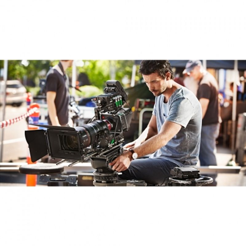 blackmagic-production-camera-4k-camera-video-profesionala-4k-montura-canon-ef-27190-9