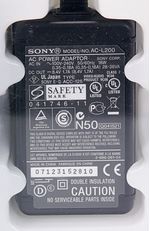 alimentator-incarcator-pentru-camere-video-sony-care-functioneaza-cu-acumulatori-din-seria-np-fa-np-fp-np-f-sony-ac-l200-6550-2