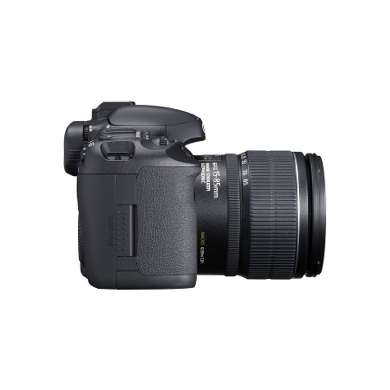 canon-eos-7d-kit-15-85mm-is-ef-50mm-1-4-sandisk-cf-16gb-extreme-60mb-sec-rucsac-caselogic-promo-ianuarie2012-12390-3