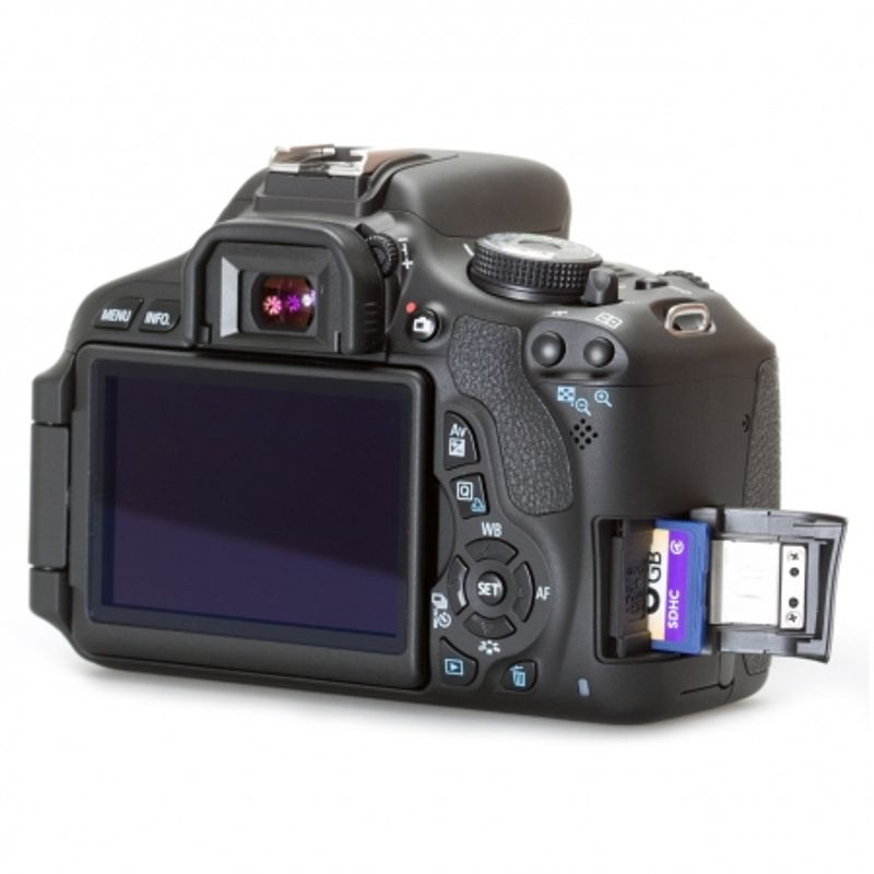 canon-eos-600d-body-18-mpx-lcd-3-inch-3-7-fps-liveview-filmare-full-hd-18016-4