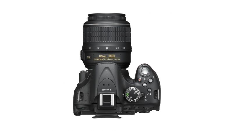 Nikon D5200 negru + AF-S DX 18-55mm f/3.5-5.6 G VR - F64.ro