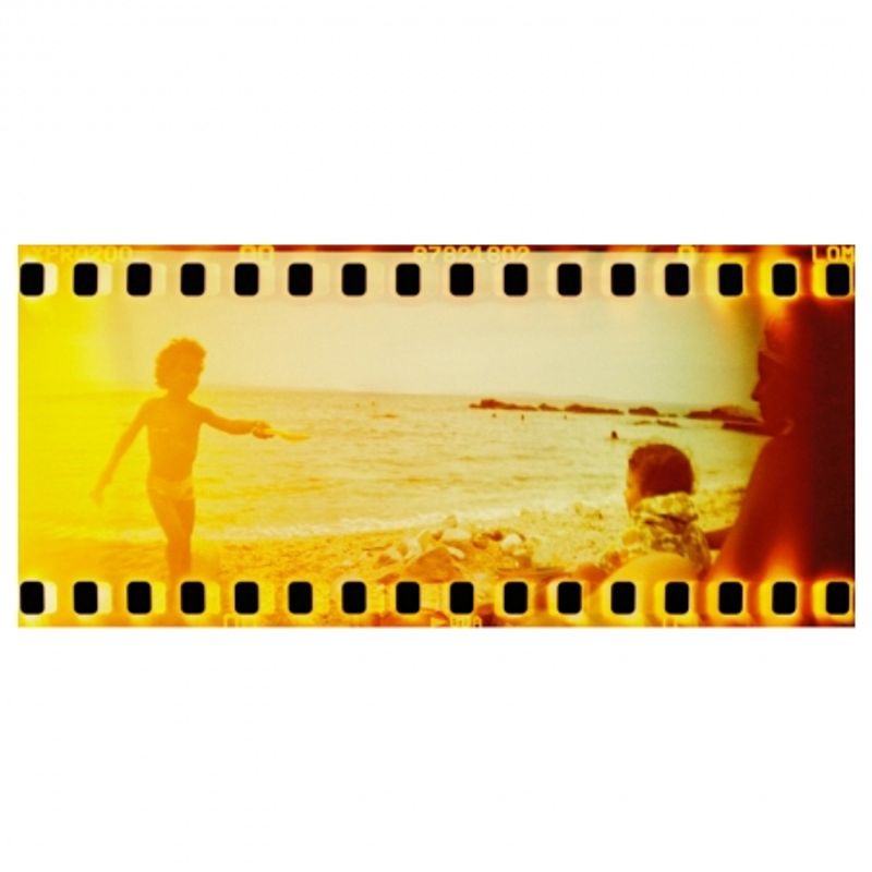 lomography-sprocket-rocket-rosu-aparat-pe-film-format-panoramic-27606-7