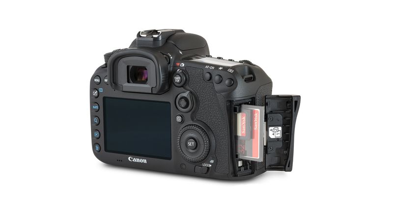 Canon EOS 7D Mark II Aparat Foto DSLR 20MP CMOS Body - F64.ro - F64.ro
