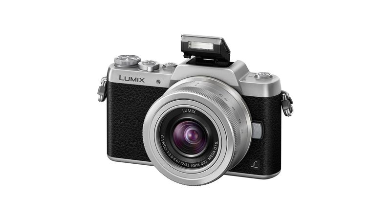 Panasonic Lumix DMC-GF7 kit 12-32mm f/3.5-5.6 argintiu - F64.ro