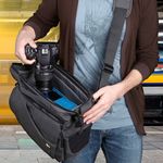 case-logic-reflexion-flxm-102-geanta-foto-cu-buzunar-ipad-gri-31546-12