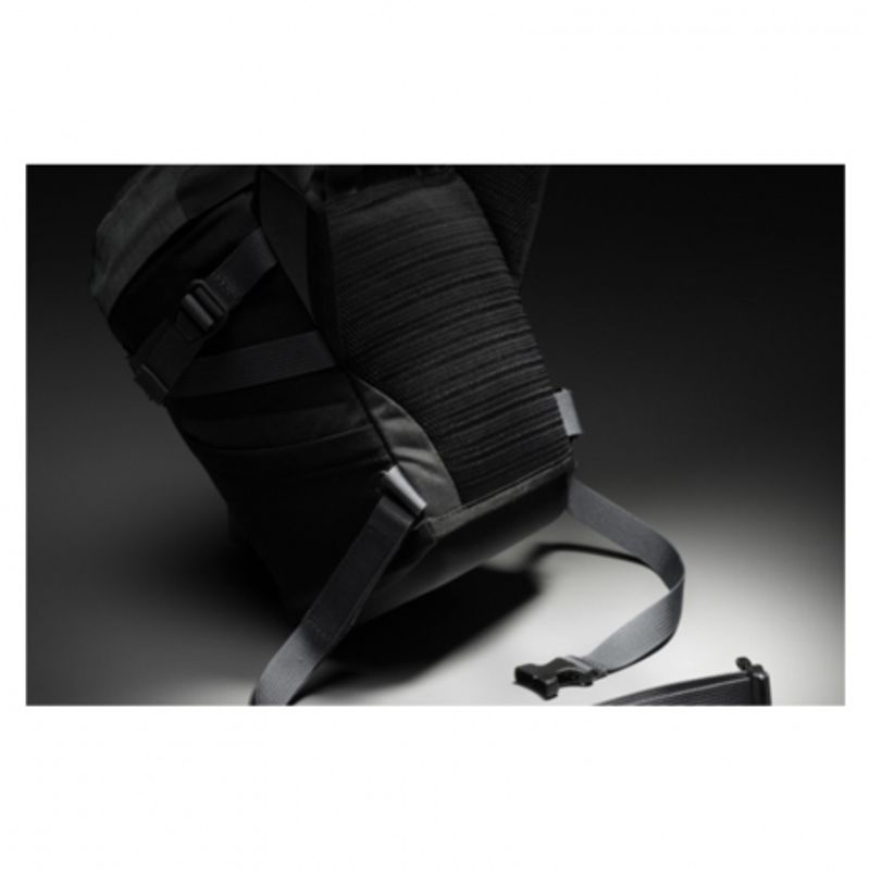 thule-perspektiv-medium-toploader-34231-9
