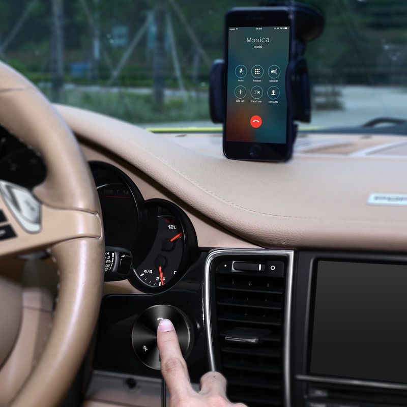 aukey-br-c8-car-kit--bluetooth--nfc--aux-pe-boxele-masinii-63233-3-951
