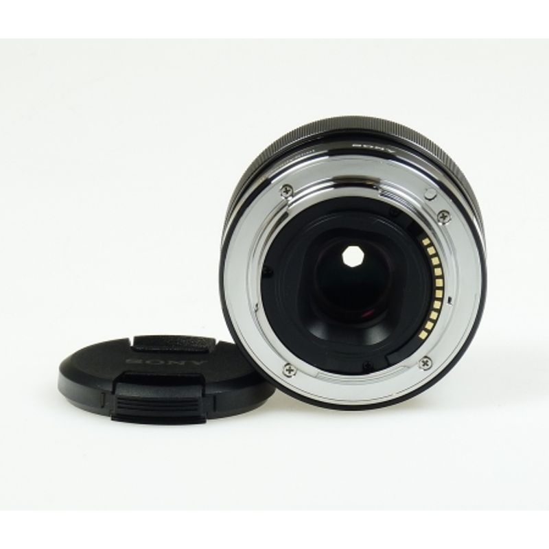 sony-e-mount-sel-35mm-f1-8-oss-23736-3