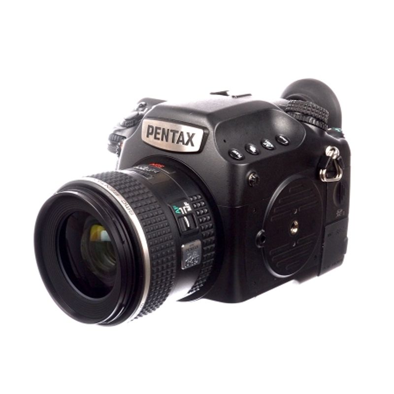 pentax-645z-pentax-d-fa-55mm-f-2-8-sdm-aw-sh7110-1-61535-423