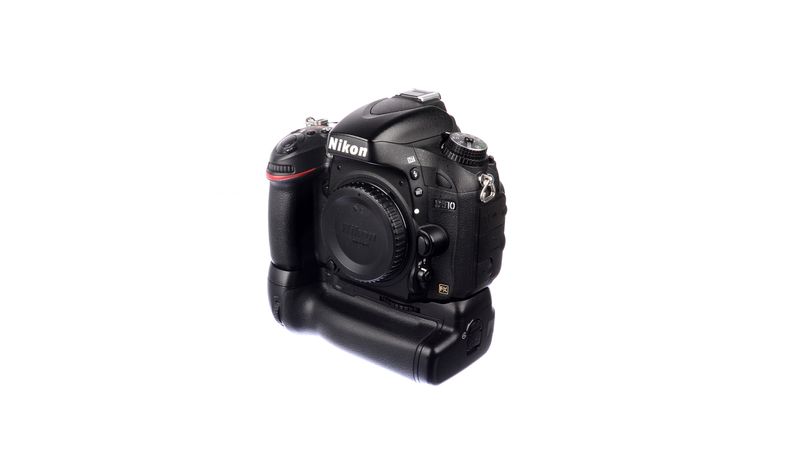 Nikon D610 body SH-323-1 - F64.ro