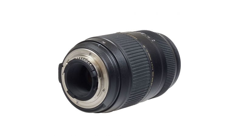 Tamron 70-300mm f/4-5.6 Di LD Macro SH4261-1 - Nikon - F64.ro