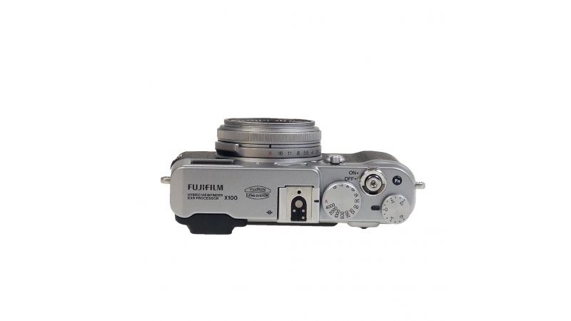 Fujifilm Finepix X100 aparat foto compact - SH4824-1 - F64.ro
