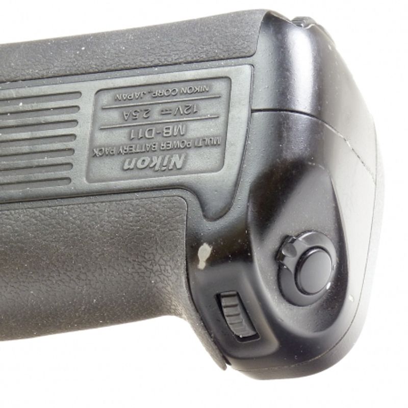 nikon-mb-d11-pt-d7000-sh5366-38501-3