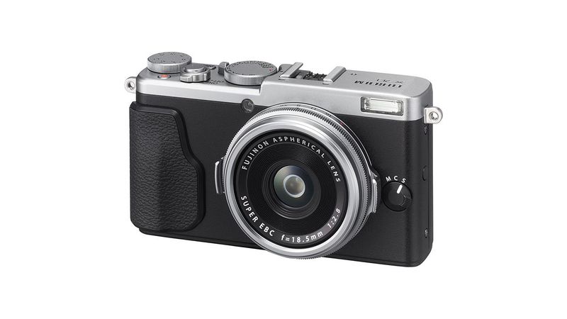 Fujifilm X70 Aparat Foto Compact 16.1MP Full HD Argintiu - F64.ro