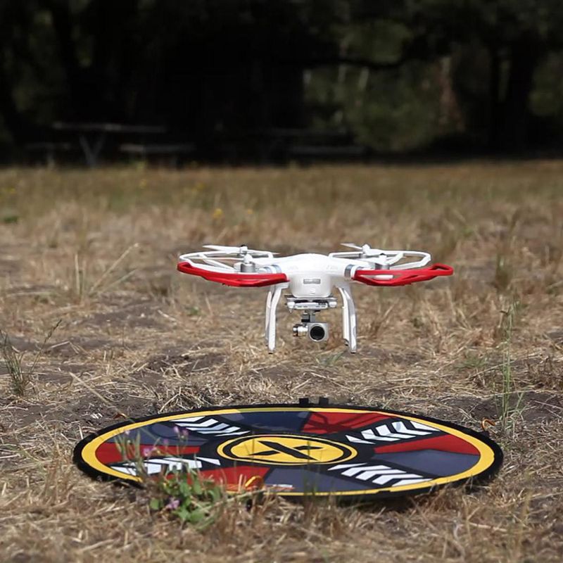 DJI-drone-hovering-over-FlatHat-80cm-drone-pad-1000x