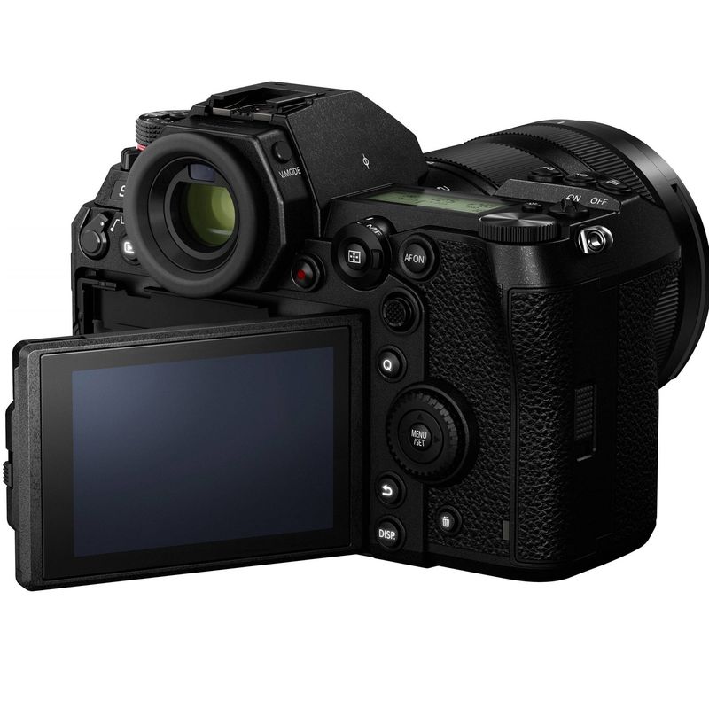 Panasonic_Lumix_DC-S1R_Mirrorless_Digital_Camera_w_2000x2000_5b8125cfc9be6ddb4d5883095ec4a1