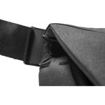 PeakDesignTheEverydayMessenger13V2GeantaFotoNegru