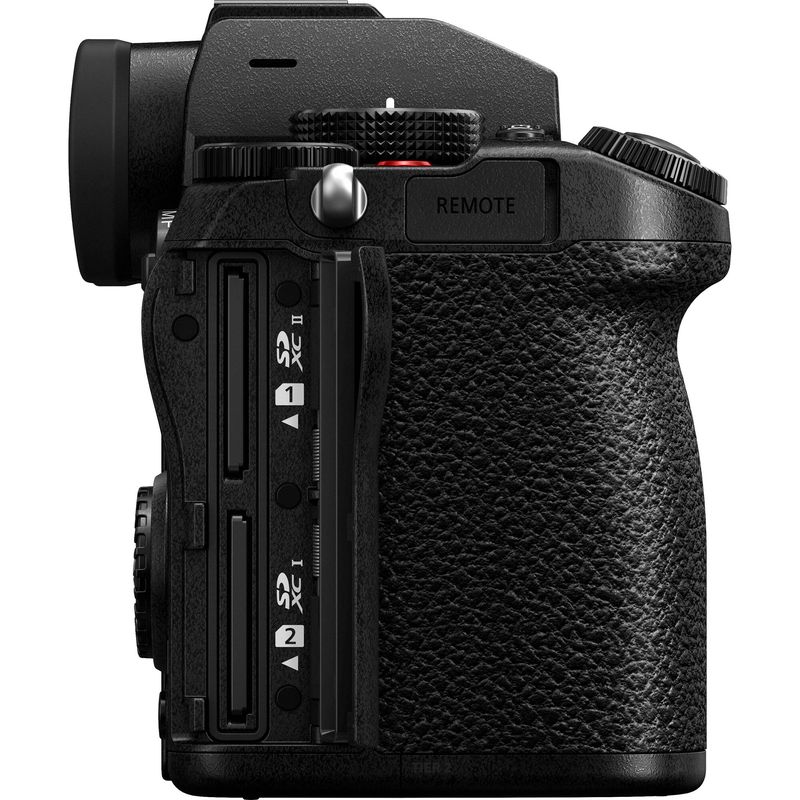 panasonic-lumix-s5-body-05