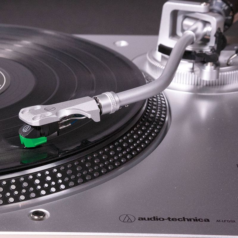 audio-technica-AT-LP120XUSBSV-turntable-arm-on