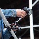 lighting-clamps-and-arms-manfrotto-cold-shoe-spring-clamp-175f-2-in-action-21