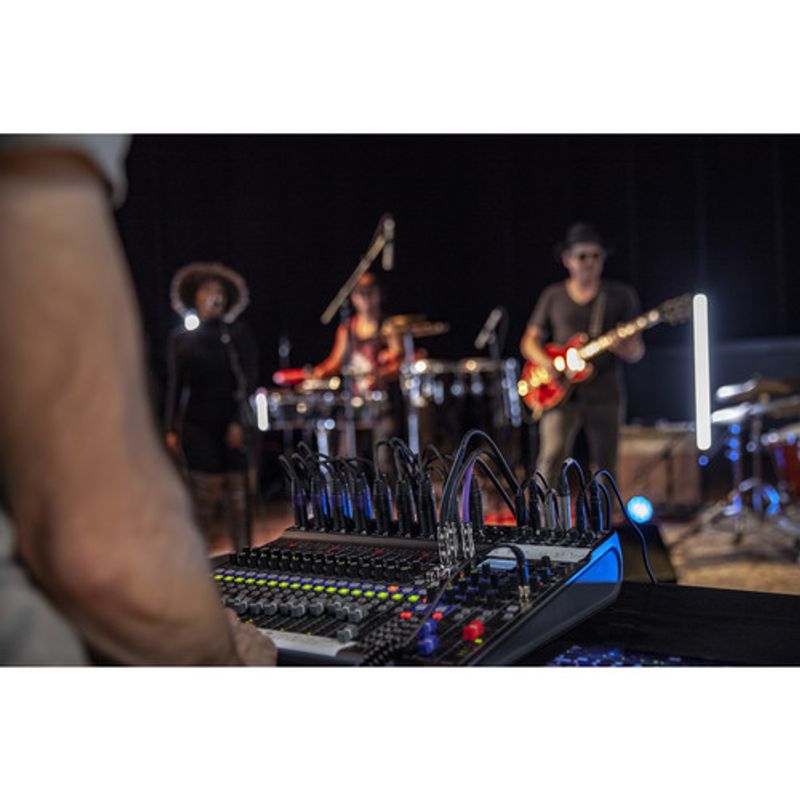 ZoomLiveTrakL20MixerDigitalsiRecordermultitrackcu20deIntrari7