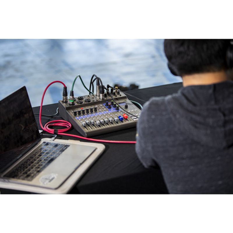 ZoomLiveTrakL8MixerDigitalPortabilcu8CanalesiRecorderMultitrack7