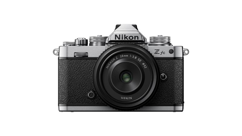 Nikon Z fc Aparat Foto Mirrorless Kit cu Obiectiv 28mm f/2.8 SE