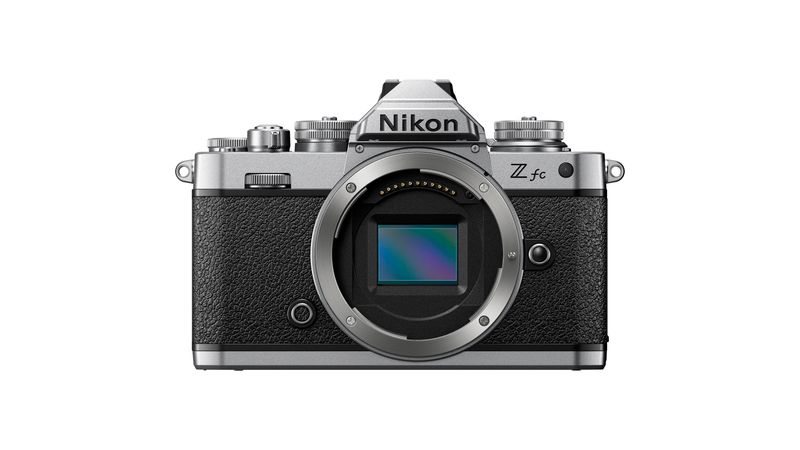 Nikon Z fc Aparat Foto Mirrorless Kit cu Obiectiv 28mm f/2.8 SE