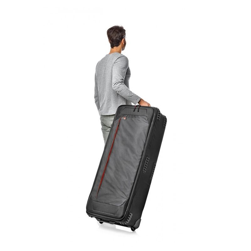 roller-bag-prolight-mb-pl-lw-99-2-worn
