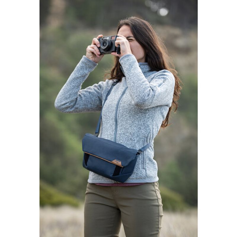 Peak-Design-FIELD-POUCH-V2-Geanta-pentru-Accesorii-Midnight.10