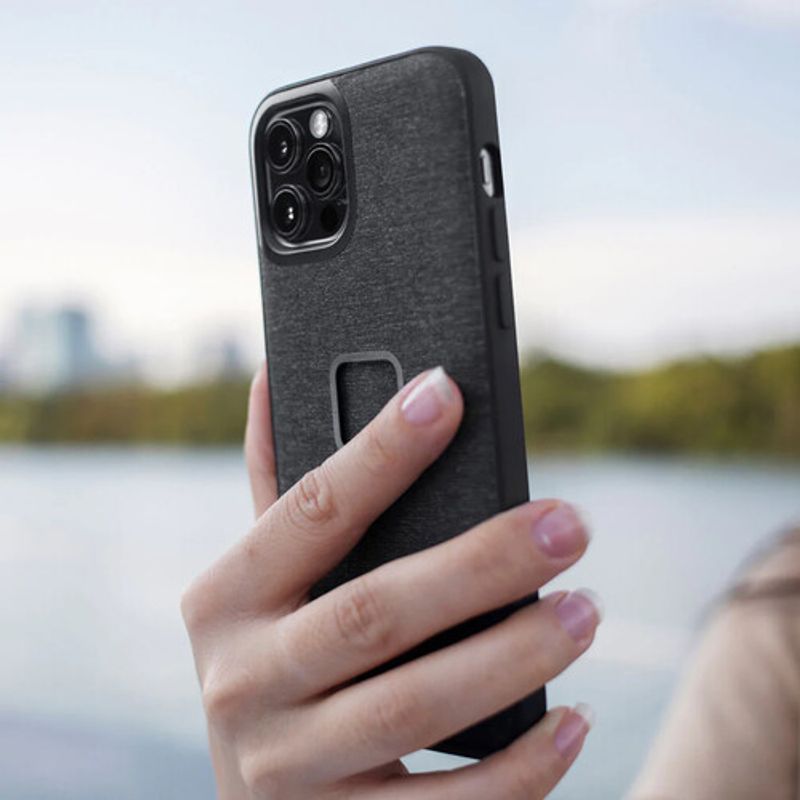 Peak-Design-Mobile-Everyday-Husa-Textil-pentru-iPhone-14-Charcoal.2