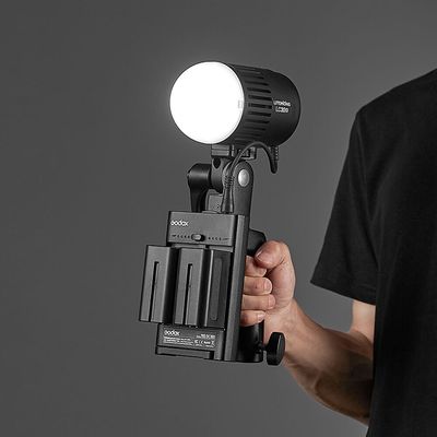 Godox Kit Maner cu Placa pentru 2 Baterii NP-F si Cablu DC pentru Lampi LED Godox Seria ML si LC