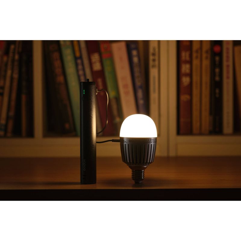 Godox-C10R-KNOWLED-RGBWW-Creative-Bulb-Light.4