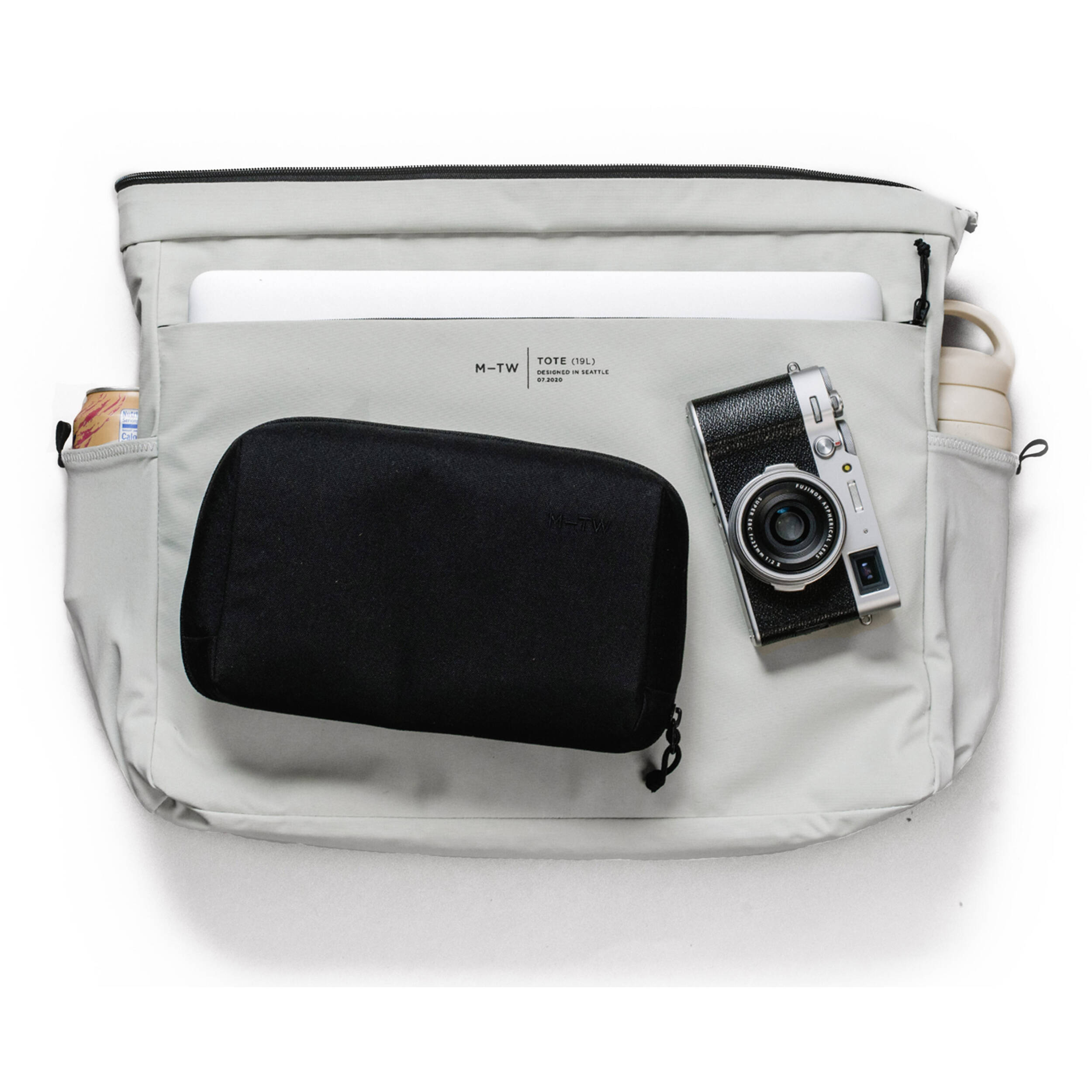 Moment Tech Tote 19L Clay - Geanta Foto de Umar-F64.ro - F64.ro
