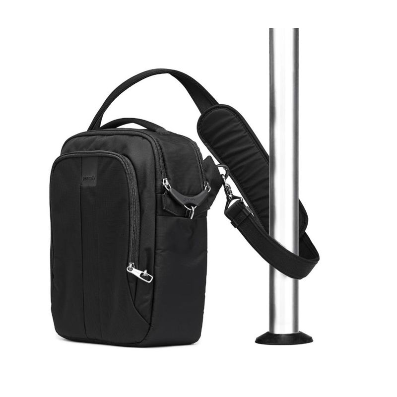 Pacsafe-Camsafe-LS-Crossbody-Advance-Black.4
