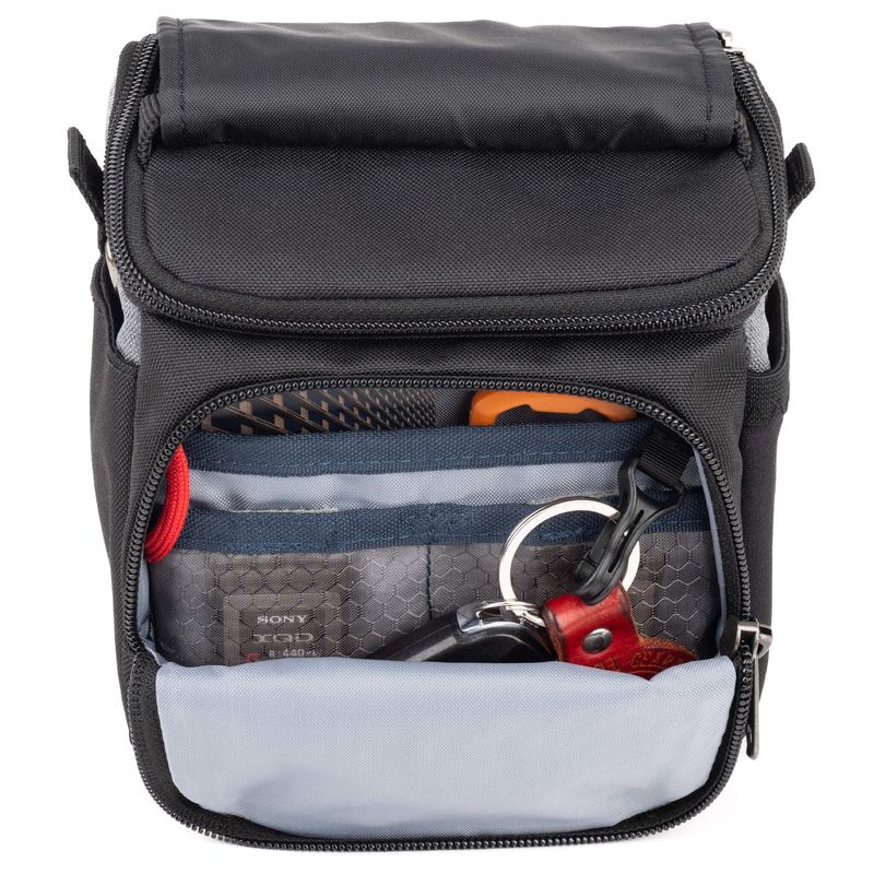 Mirrorless-Mover-10-Front-Organizer-Pocket_2048x