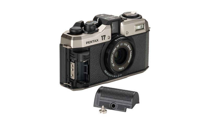 Pentax 17 Camera Foto Compacta pe Film 17x24mm cu Obiectiv Fix