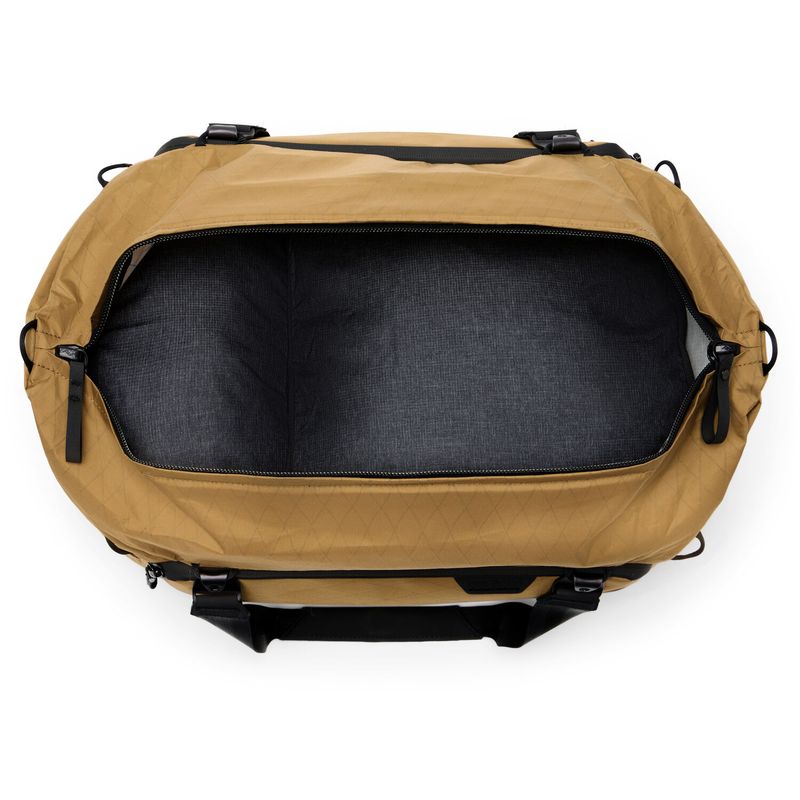 Peak-Design-Travel-Duffel-35L-Coyote.3