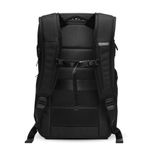 Gomatic-Peter-McKinnon-Luma-Camera-Rucsac-18L-Black.2