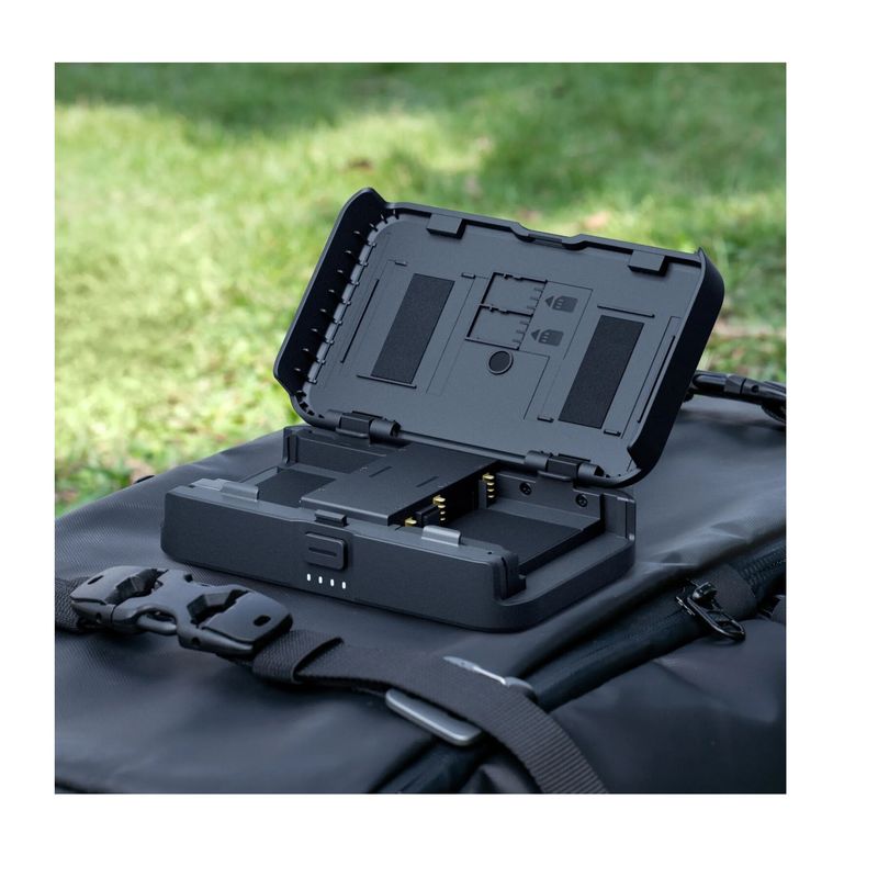 Insta360 Carcasa de Incarcare Portabila pentru Bateriile Ace X3 X4.6.jpg