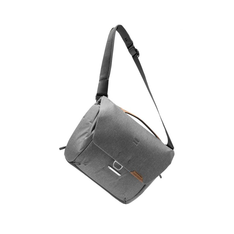 Peak Design The Everyday Messenger 13 V3 Geanta Foto Silver.4.jpg