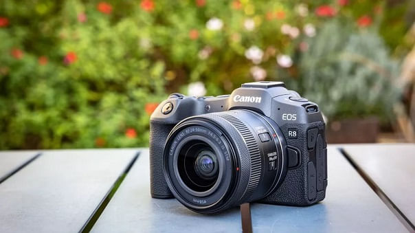Canon RF 24-50mm F4.5-6.3 IS STM.9
